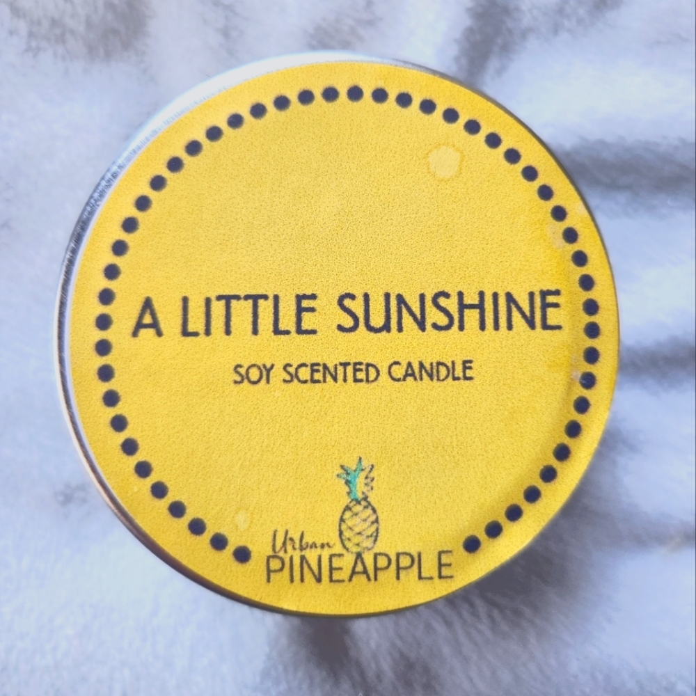 Scented candle, pineapple